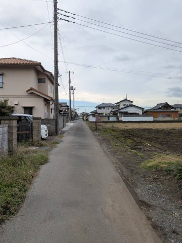 津田土地の前面道路含む現地写真