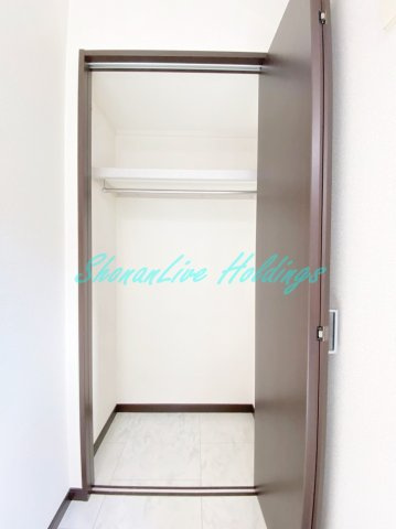 セキュリティヒルズの収納|ポール付きで使い勝手の良いクローゼット♪