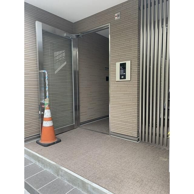 グランドール西尾久のエントランス