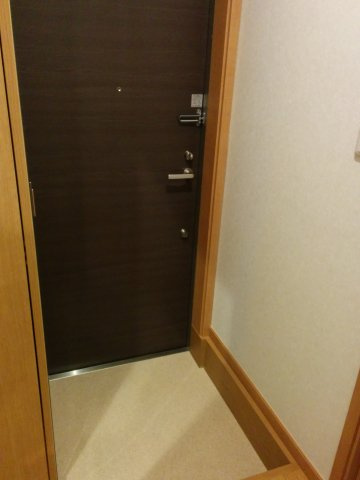 ロータスハウスの玄関