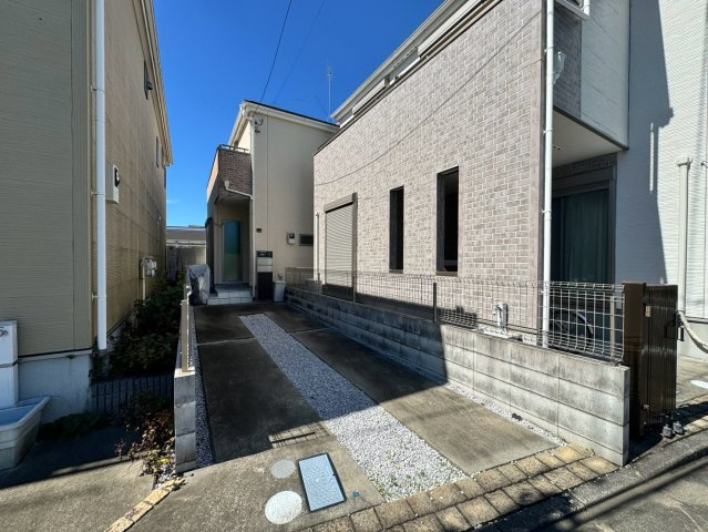 東村山市美住町2丁目中古戸建の駐車場
