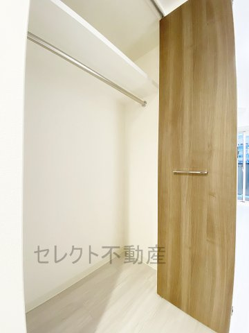 プレサンス　ジェネ　新栄町駅前　葵の収納