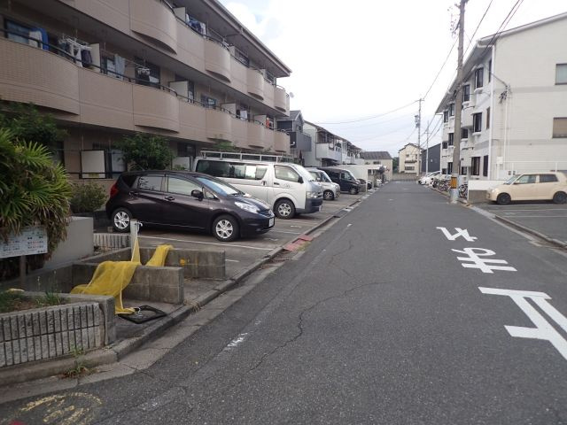 メゾン・ド・アヴァンセの駐車場