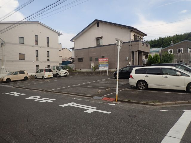 メゾン・ド・アヴァンセの駐車場