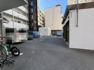西梅田ダイヤモンドマンションの駐車場