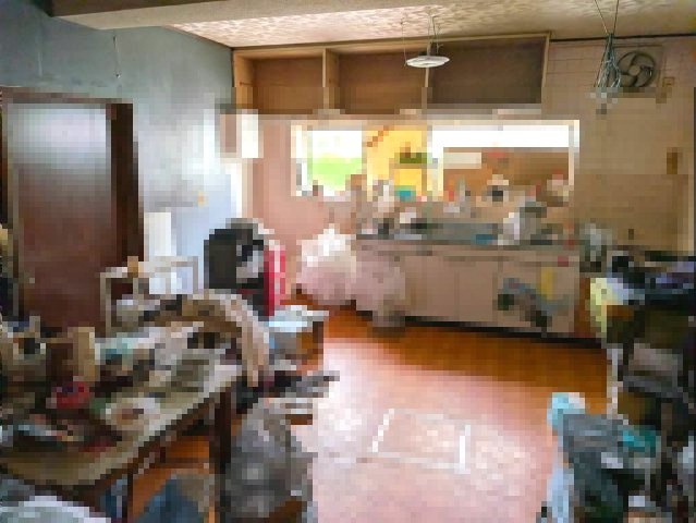 領家町　中古住宅の居間・リビング