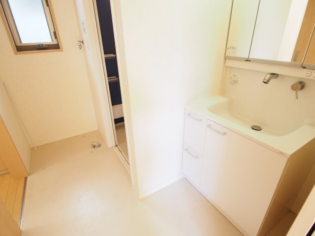 ファンコート堀越壱番館の洗面所