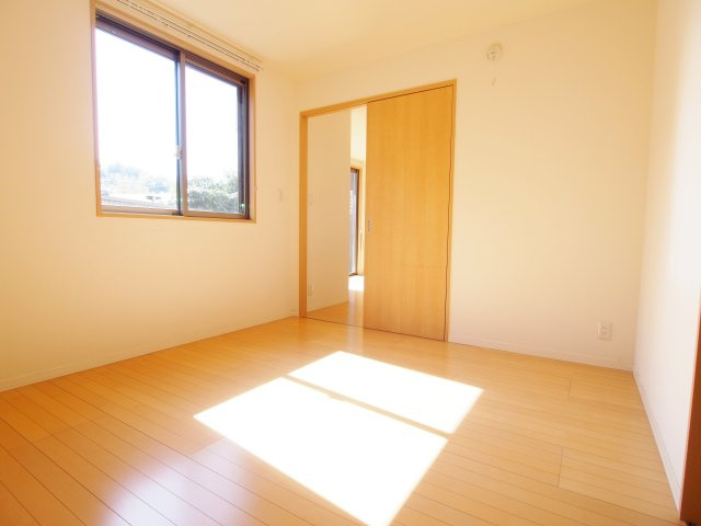 ファンコート堀越壱番館の居間・リビング