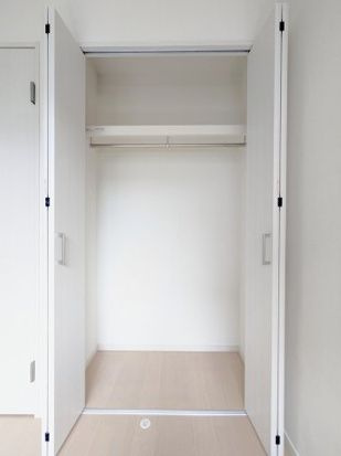 モダンアパートメント武蔵小山の収納|こまごまとしたものを収納できそうですね