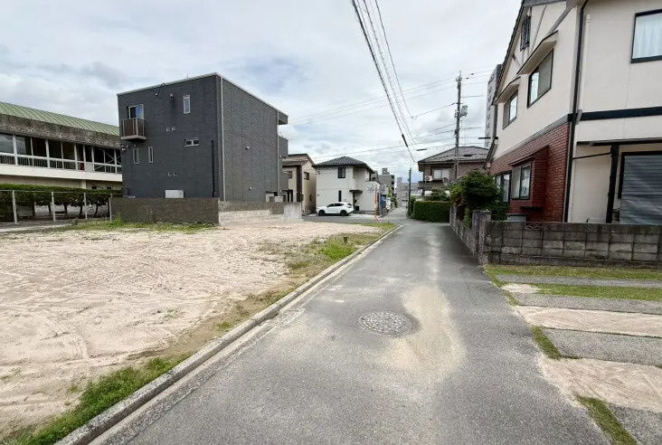佐伯区五日市中央3丁目　№37573の前面道路含む現地写真