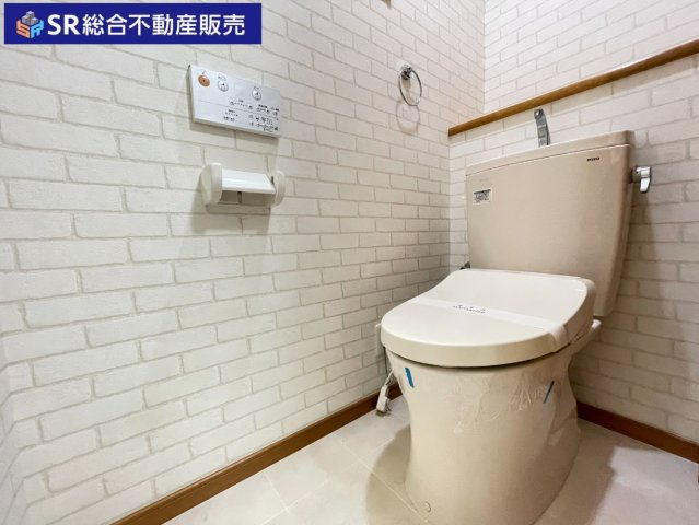 南鴻池町2丁目中古戸建のトイレ|1Fトイレ。トイレが2か所にあり朝の身支度がスムーズに行えます♪