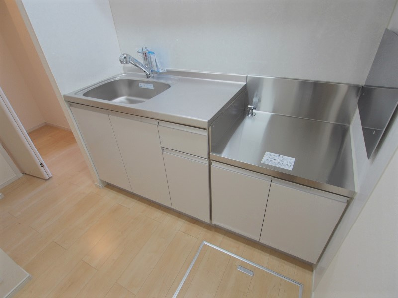 広島市安佐南区山本９丁目のアパートのキッチン
