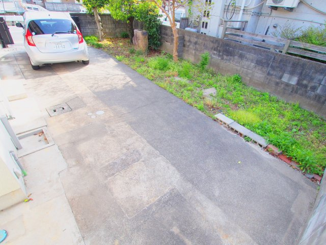 本町３丁目戸建ての駐車場