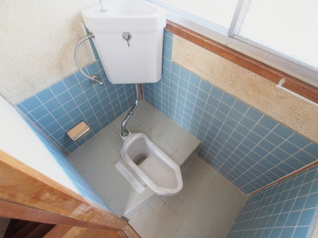 本町３丁目戸建てのトイレ