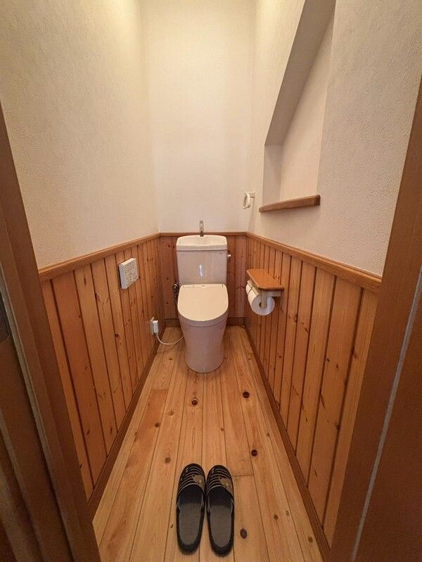 潮崎邸貸家のトイレ