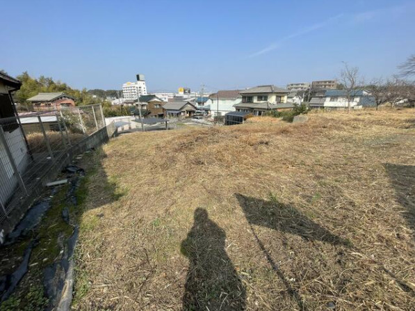 知多郡武豊町 字北新田　売り土地の前面道路含む現地写真