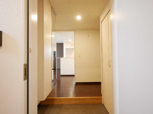 【玄関】PASSIVE MANSION SOUTH5