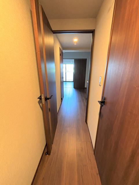 ルネフラッツ新小岩の玄関