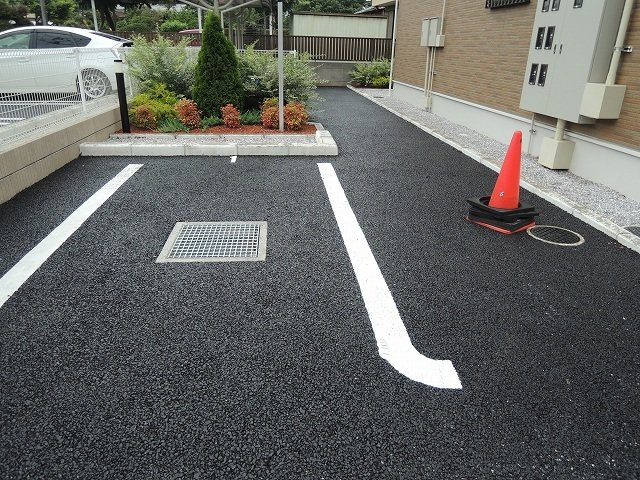 シャン・ド・フルールの駐車場