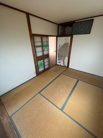 尼崎市南武庫之荘８丁目のアパートの居間・リビング|おしゃれな居間です