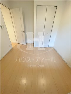 【洋室】 | ロイヤルパークス新田 | 洋室です