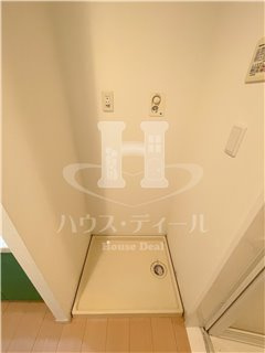 【その他】 | ロイヤルパークス新田 | 洗濯機置き場