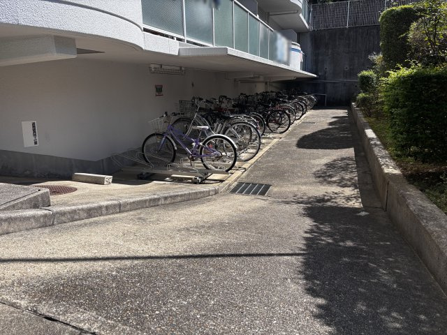 ディオ・フェルティ学園都市・ドルミハイツ垂水ⅢC棟の駐車場