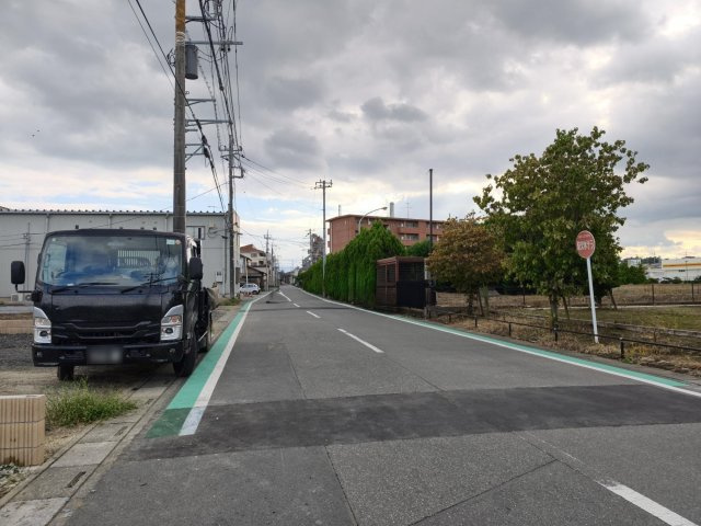 BLOOMING GARDEN　熊谷市拾六間2期の前面道路含む現地写真