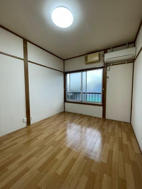 町田市中町２丁目のアパートの居間・リビング