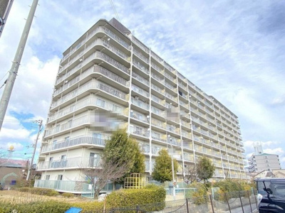 【外観】 | 狭山スカイハイツ | 南海高野線「金剛」駅まで徒歩１６分！毎日の通勤や通学に便利です♪忙しい朝や遅い帰宅時にも安心ですね！