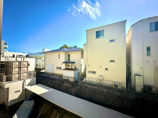 洋光台三和プラザの展望|穏やかな街並みを望む落ち着いた景色が、日常を心地よく彩ります。