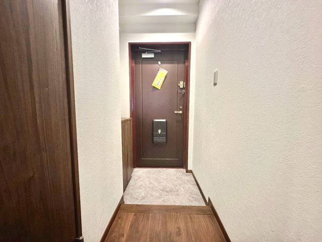 洋光台三和プラザの玄関|明るく開放的な空間が、心地よい住まいを演出します。