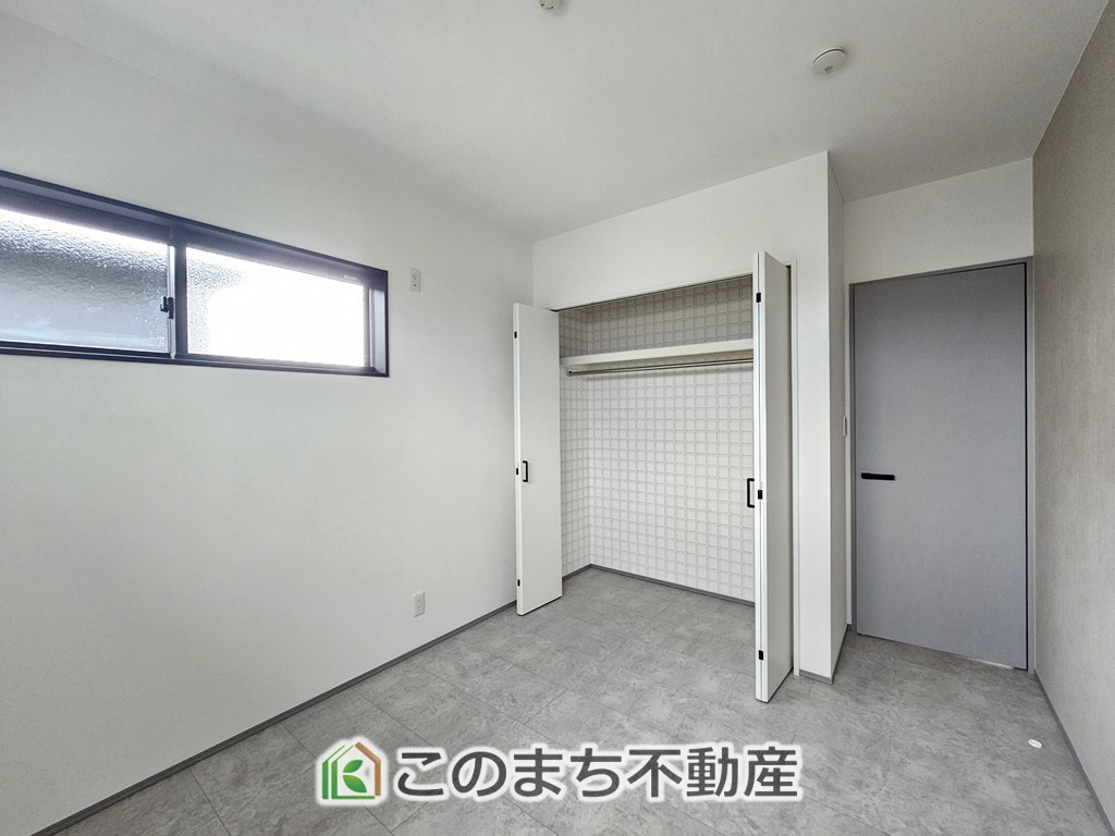 タマタウン大田原市加治屋の洋室|洋室はお手入れのしやすいフローリング仕様です。普段はフロアモップなどを使って、簡単にお掃除していただけます◎