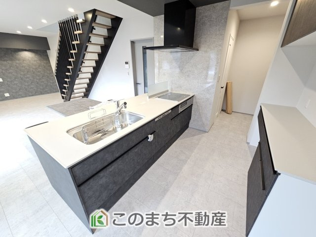 タマタウン大田原市加治屋のキッチン|人気の対面式キッチン☆料理をしながらご家族とコミュニケーションが取れます♪