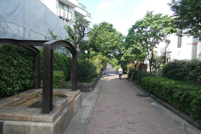 ラ・フィーネ三軒茶屋の周辺