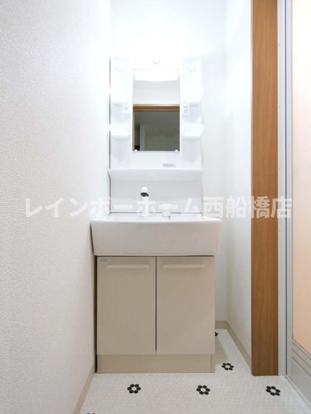 アドヴァンス新松戸の洗面所