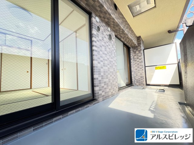 レーベンハイム鶴瀬のバルコニー|広々バルコニーは、ご家族のお布団をたっぷり干せます