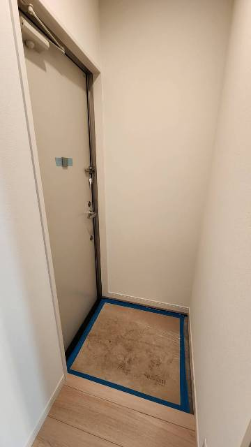 リュエル南千住の玄関