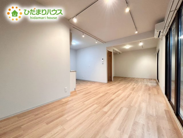 上尾市領家　中古戸建の居間・リビング|LDK：19.5帖