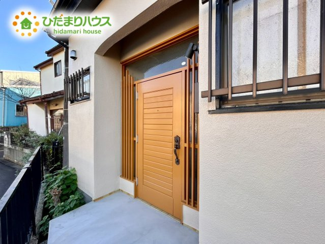上尾市領家　中古戸建の玄関