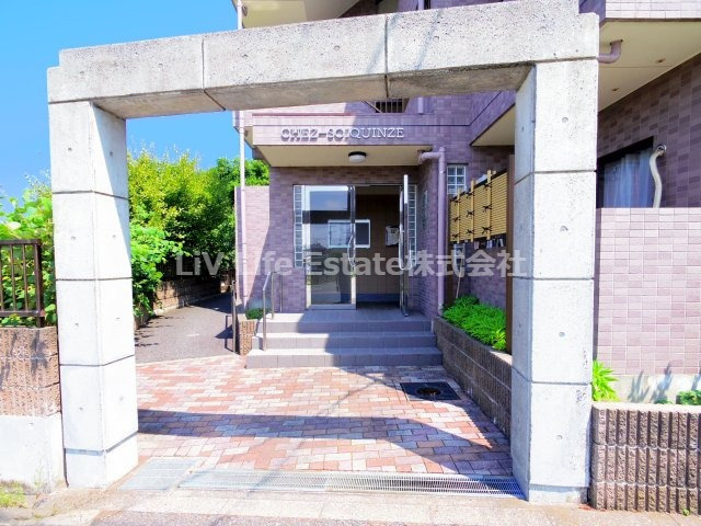 東大和市清水５丁目の賃貸マンションのエントランス