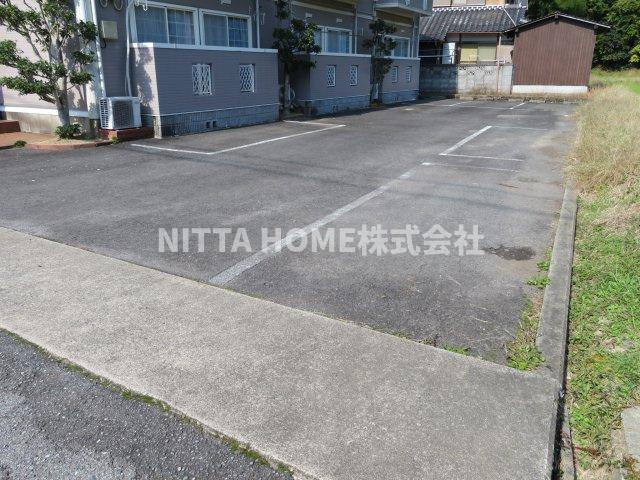 丹波市柏原町柏原のアパートの駐車場|敷地内駐車場になります◇