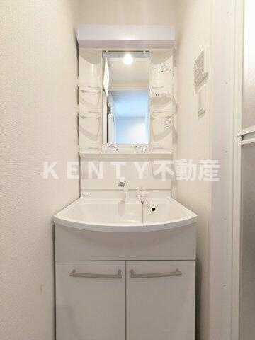【洗面所】 | モダンアパートメント武蔵小山 | スペースが確保できる洗面所です