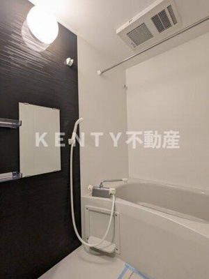 【浴室】 | モダンアパートメント武蔵小山 | コンパクトで使いやすいお風呂です