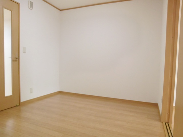 コムエイトの居間・リビング|使いやすいダイニングルーム。