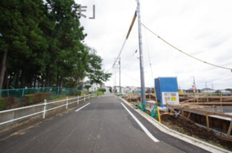 【前面道路含む現地写真】 | 【仲介手数料無料！！】日野市新町5丁目　新築戸建て（全9棟）A号棟　4990万円