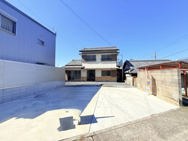 田辺市下万呂_中古戸建ての前面道路含む現地写真