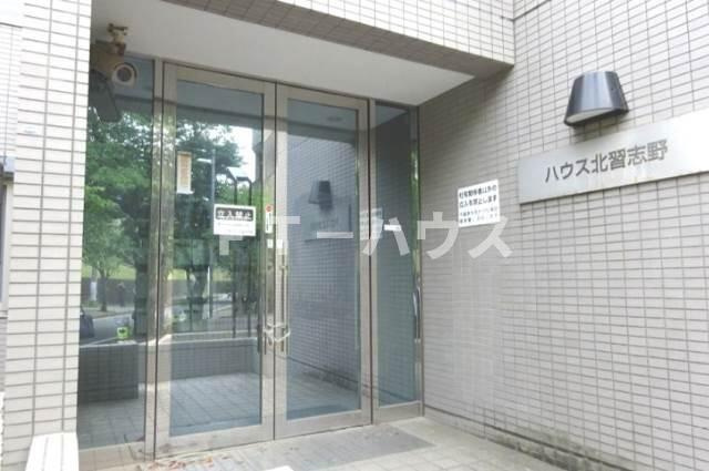 ハウス北習志野のエントランス