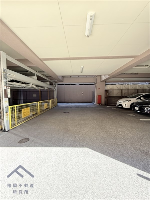 藤和大濠公園ホームズの駐車場