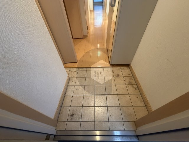 アルム久宝寺の玄関